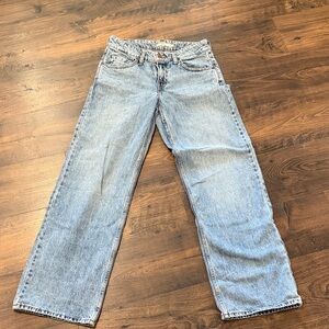 Classic Light Wash Levi Jeans